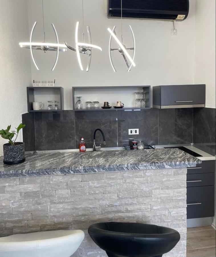 Apartmani Andric トレビニエ エクステリア 写真