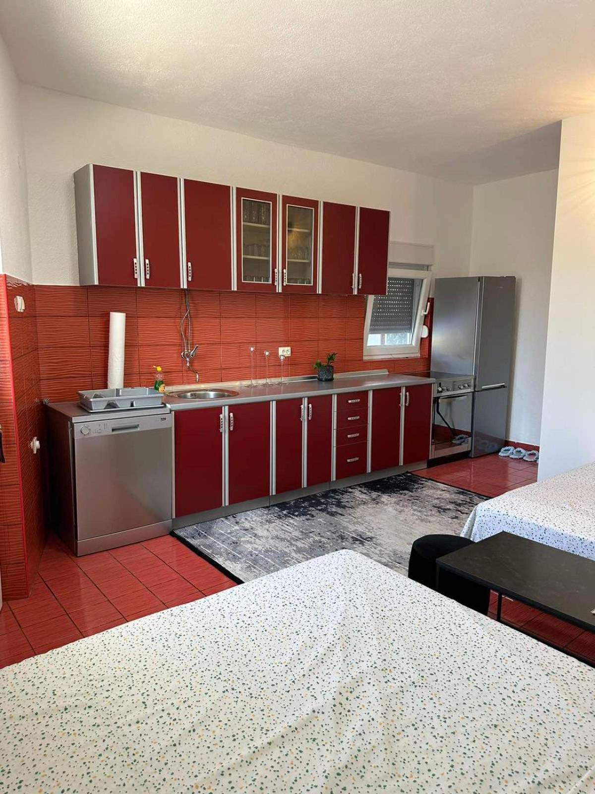 Apartmani Andric トレビニエ エクステリア 写真