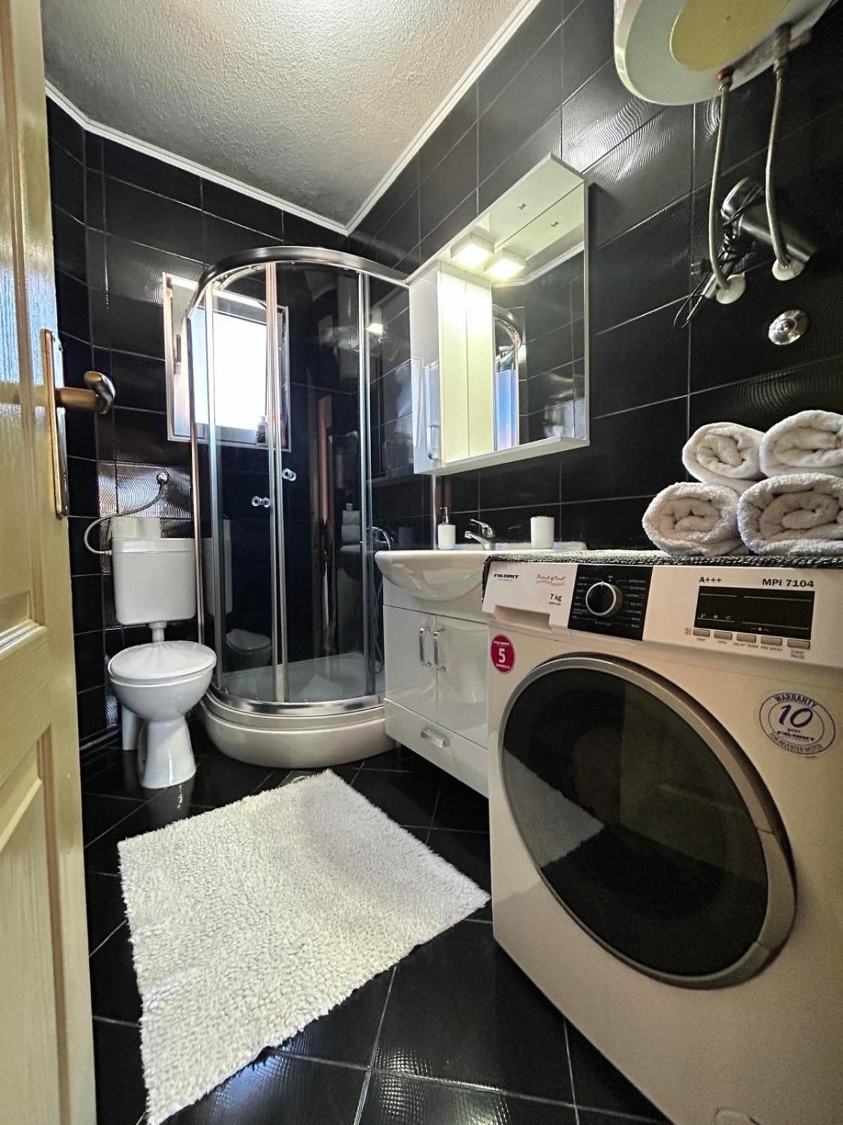 Apartmani Andric トレビニエ エクステリア 写真